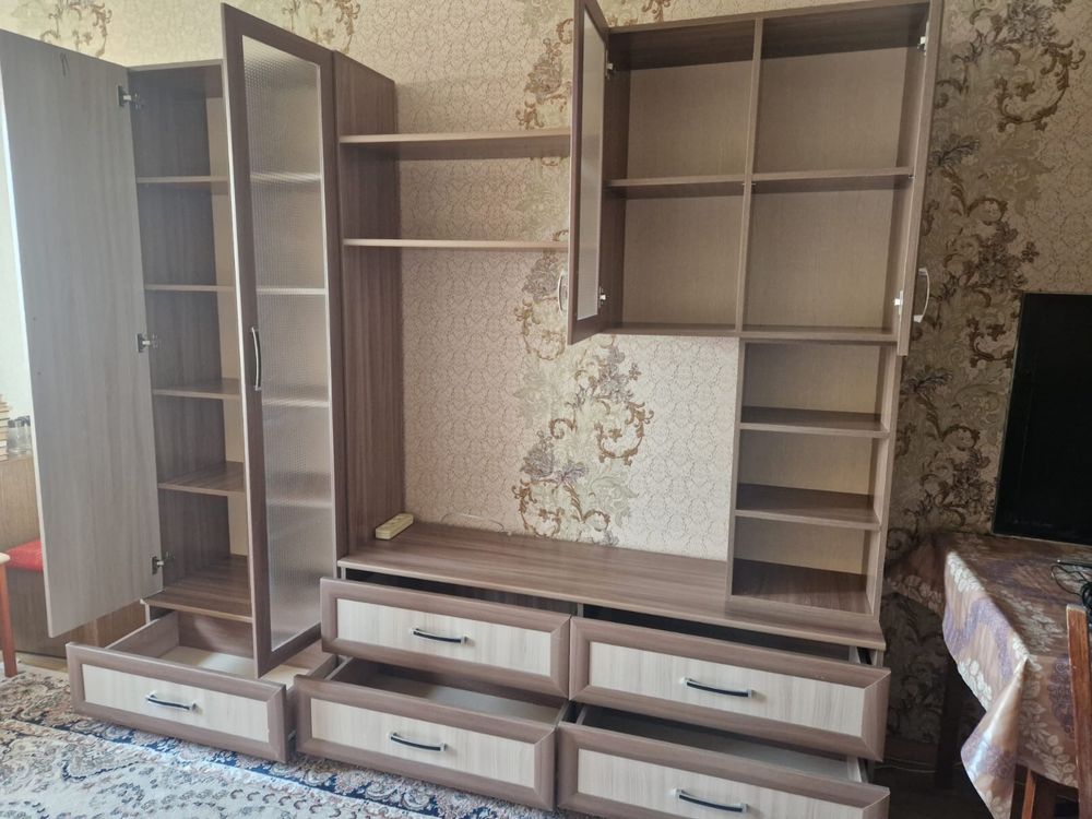 Продам стильную мебельную стенку для гостиной!