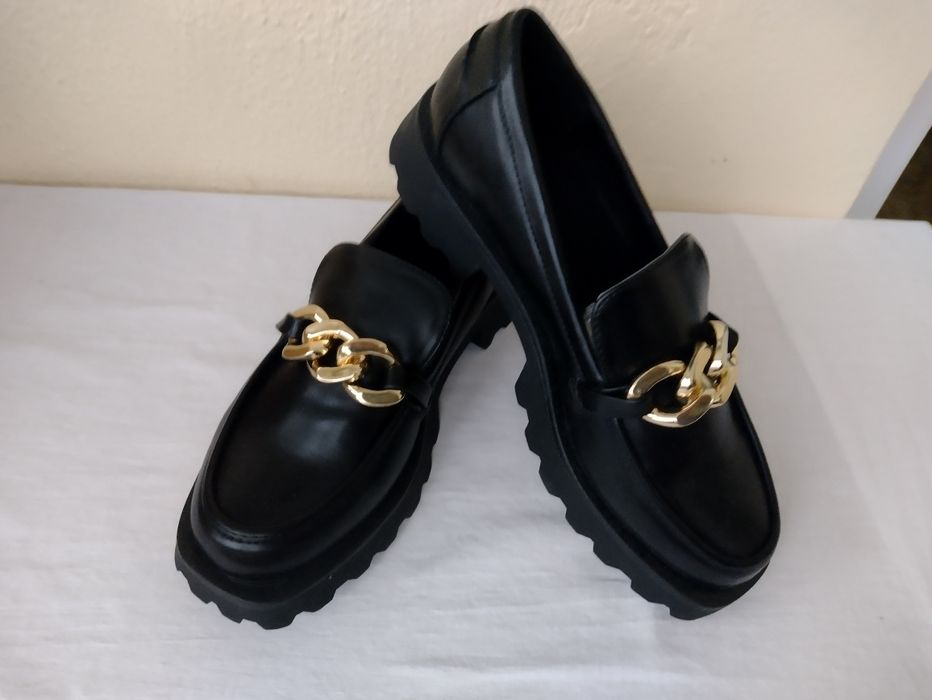 Чисто нови черни лофъри  номер 39