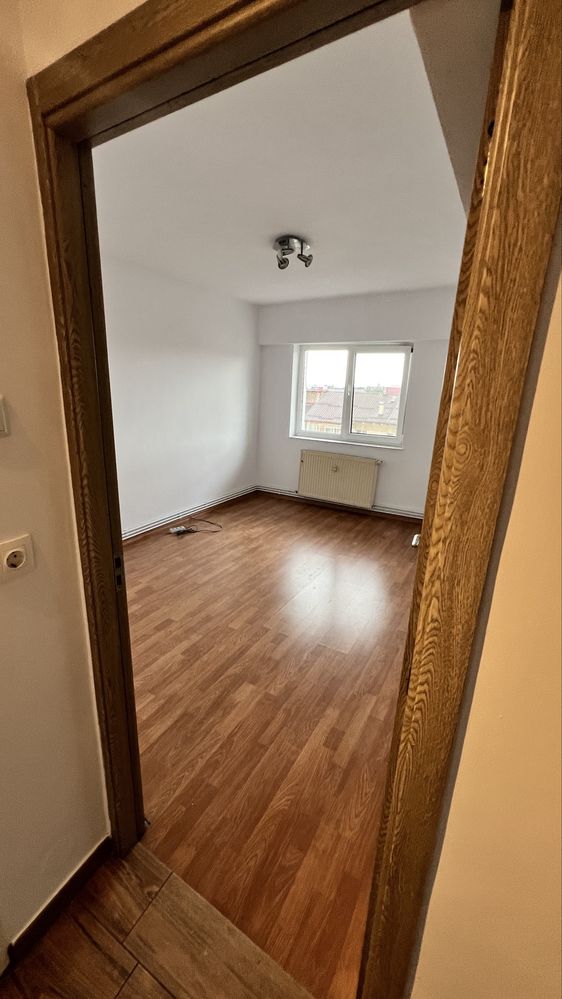 Apartament Decomandat 2 camere, 54mp + balcon+beci, Cartier : Noua