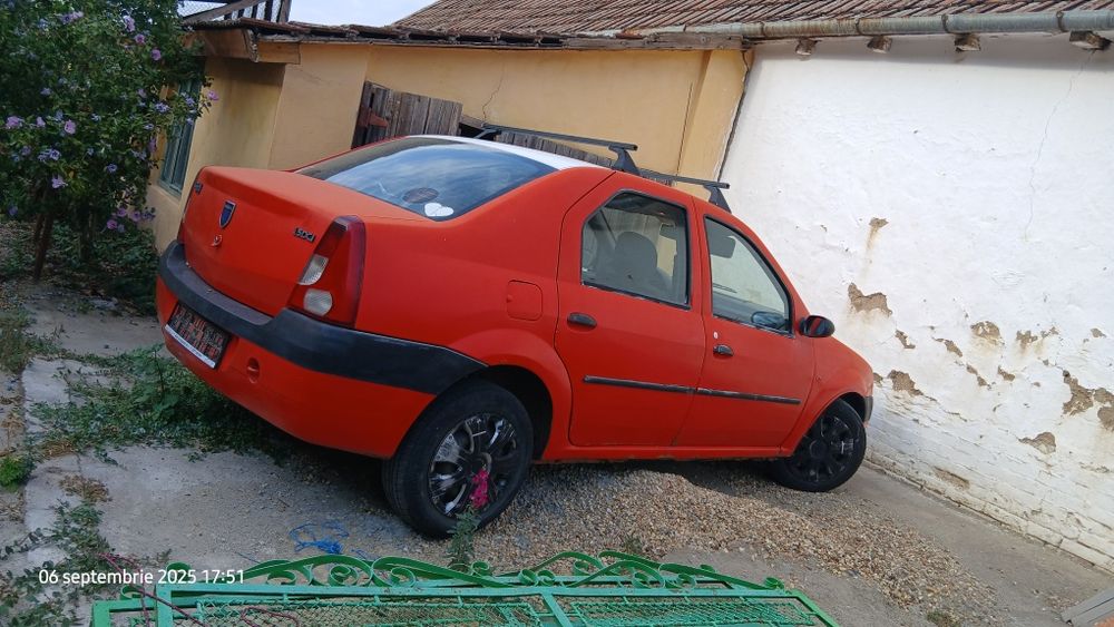 Vând Dacia logan radiată pentru câmp sau piese