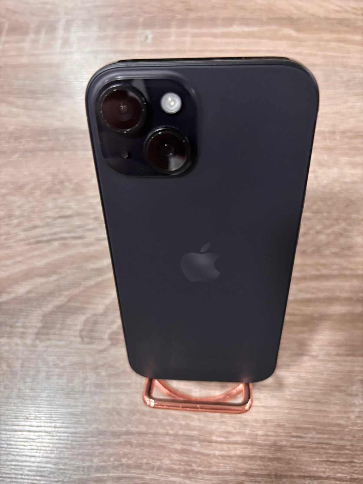 Продавам Мобилен Телефон Iphone 15 128GB Батерия 98% Като Нов