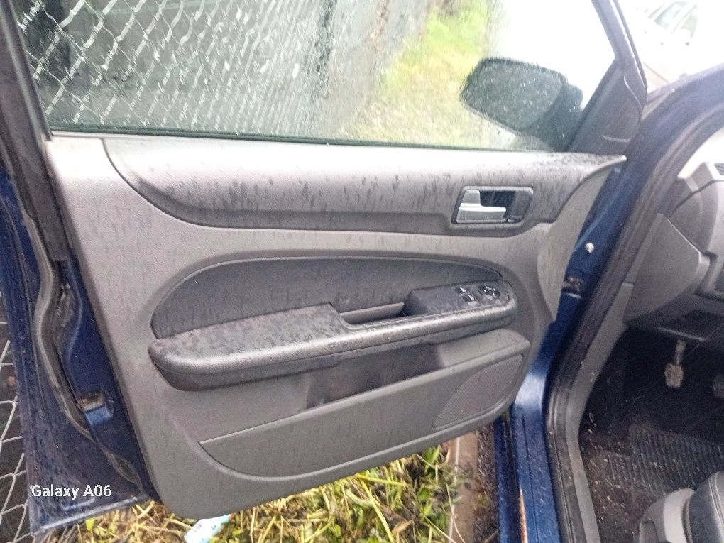 Se dezmembrează ford focus 2 motor 1.6 benzina din 2006