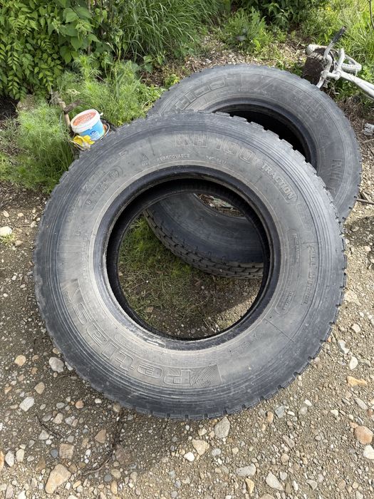 Vand cauciucuri petlas 285/70 r19,5