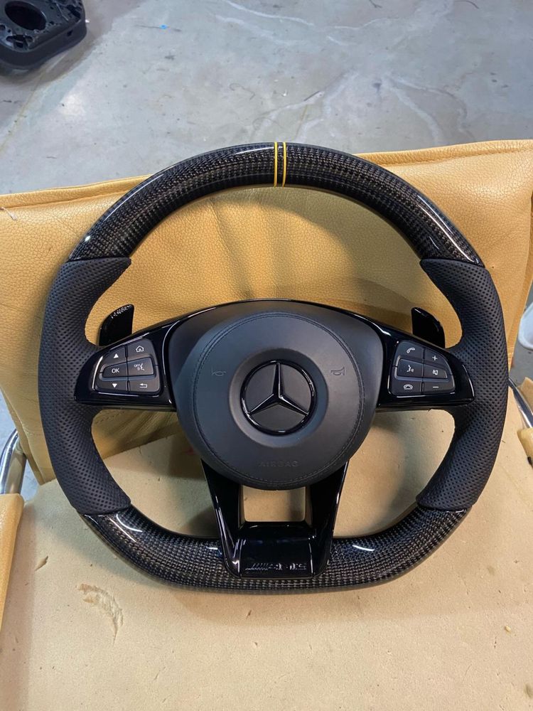 Volan Mercedes AMG Carbon