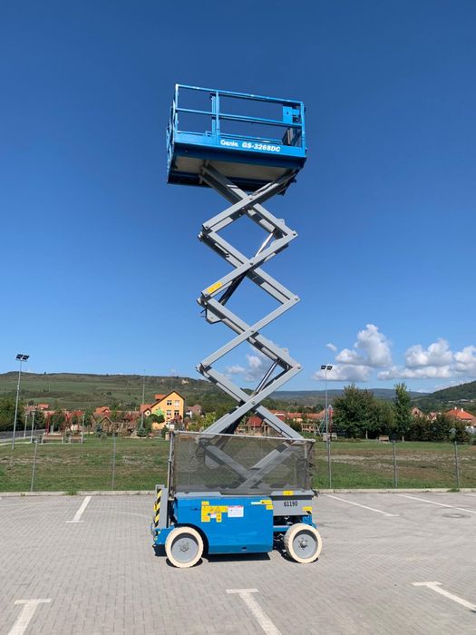 De inchiriat nacela electrica Genie GS3268DC