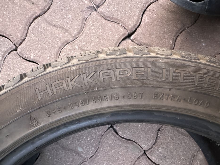 Шины с шипами Nokian 235/45/18 98T