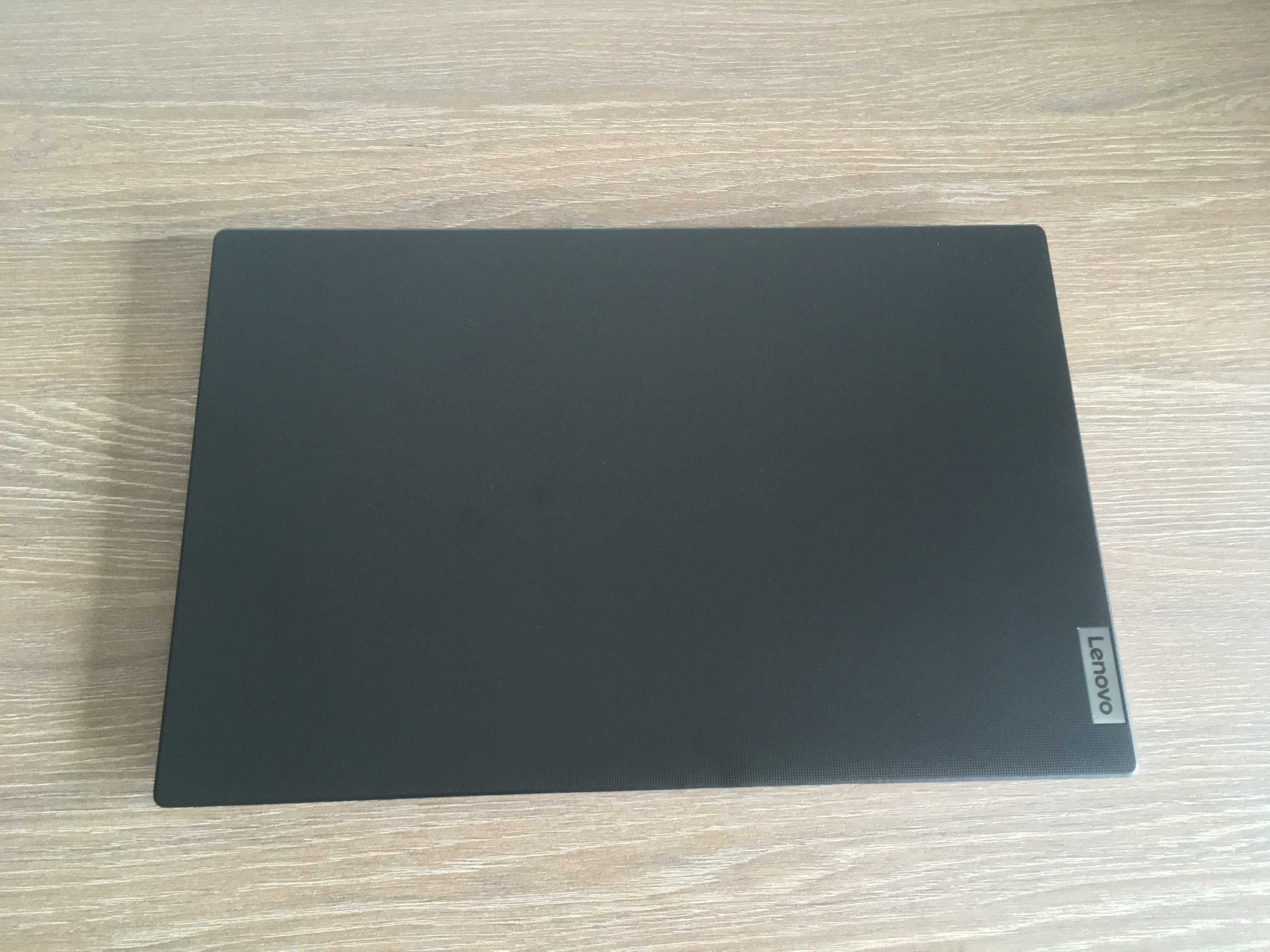 laptop Lenovo V15 G4, amd ryzen quad core 2.4 ghz 8 gb ram ssd 256 nou