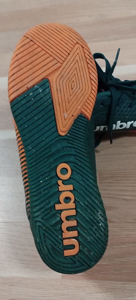 Маратонки umbro N37