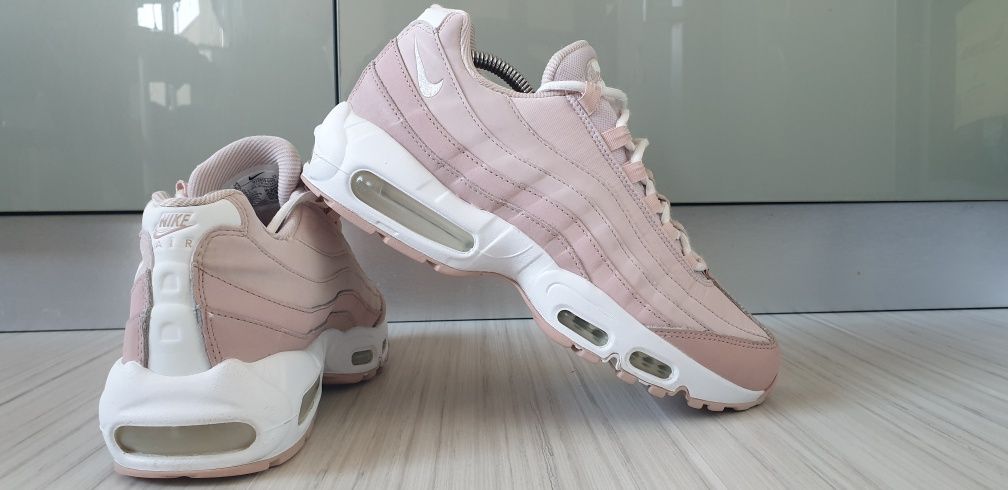 Nike Air Max 95 UK 7 US 9.5 / 41/26.5 см ОРИГИНАЛ! Дамски Маратонки!