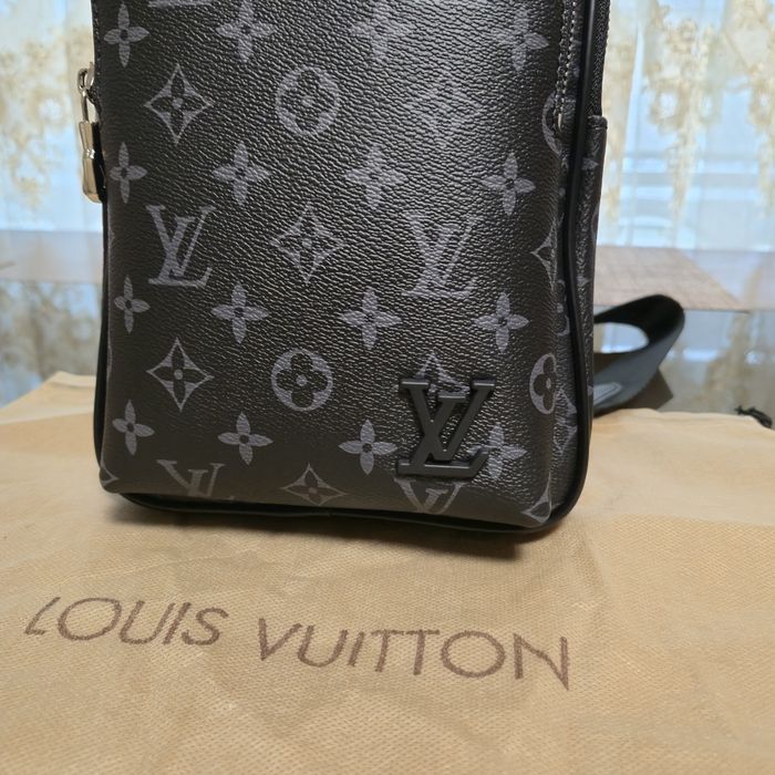 Мъжка чанта през рамо louis vuitton