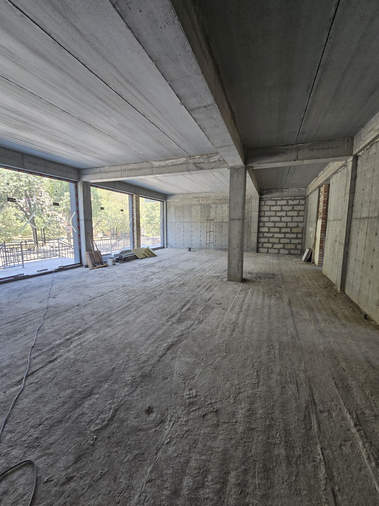Срочно продаётся магазин 46м²,,90м²,100м² Согдиана релс