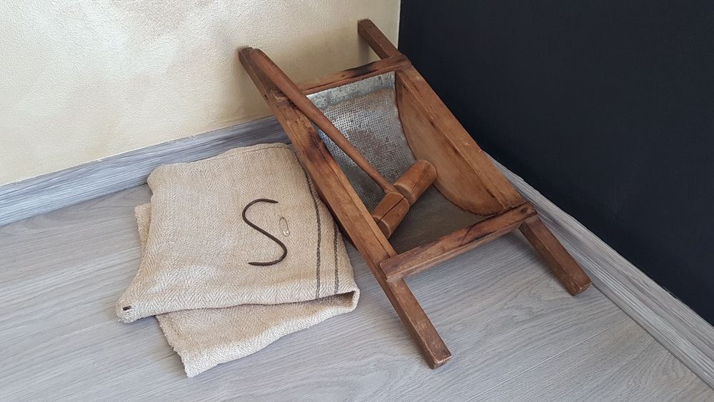 Obiecte de colectie, antichitati, lampa petrol, ciur, bucium, etc.