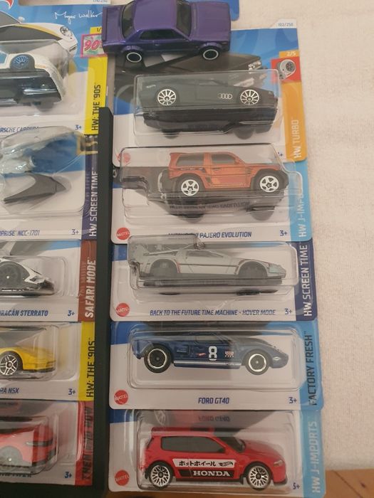 Hot wheels колички 1:64 Хотуилс