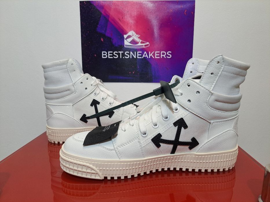 Off white 3.0 Court . 680 RON.   36 - 42