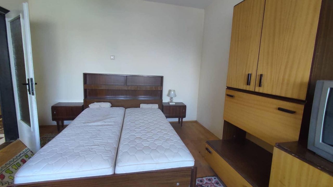 Дава се под наем Етаж от къща в Варна, Виница - 100 кв.м за 400 € - Снимка #2