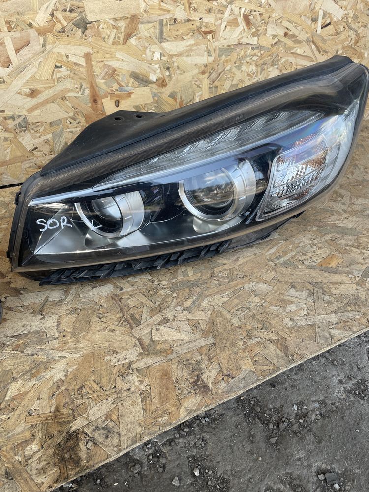 Фар ляв,десен за Kia Sorento 2016-2018год.