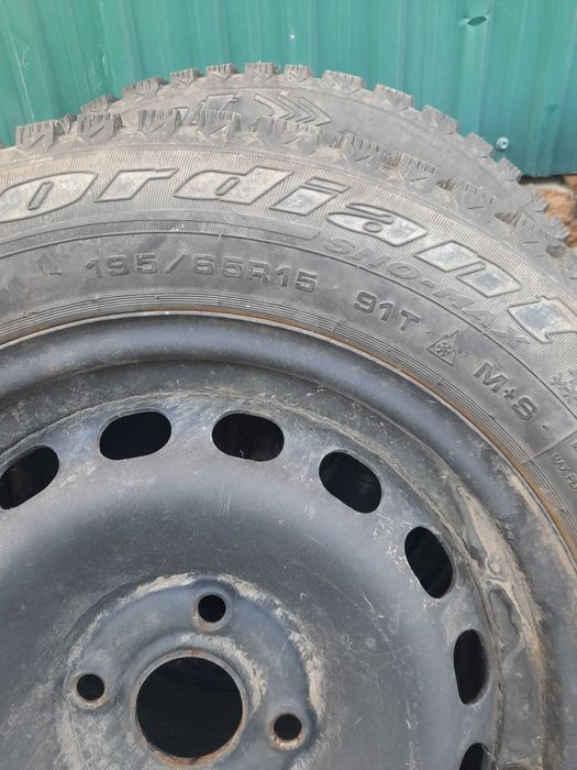 резина шипованная в сборе