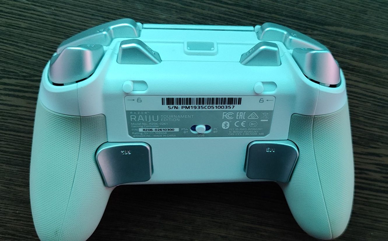 Controler PS4 Razer Raiju Tournament Edition Mercury White