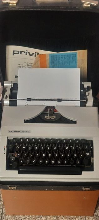 Mașină de scris Privileg 342T impecabilă