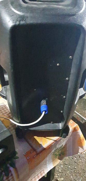 Vând sau schimb amplificator si boxe