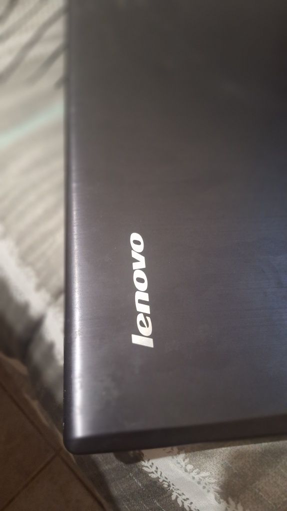 Продавам Laptop  lenovo