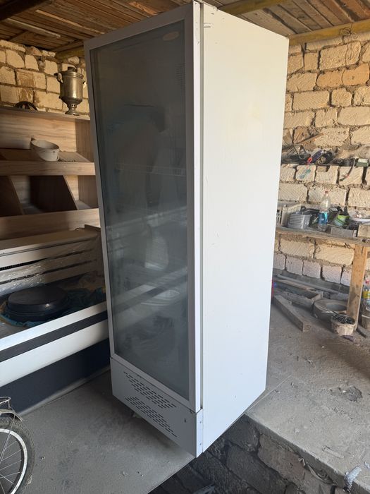 Холодильник витринный