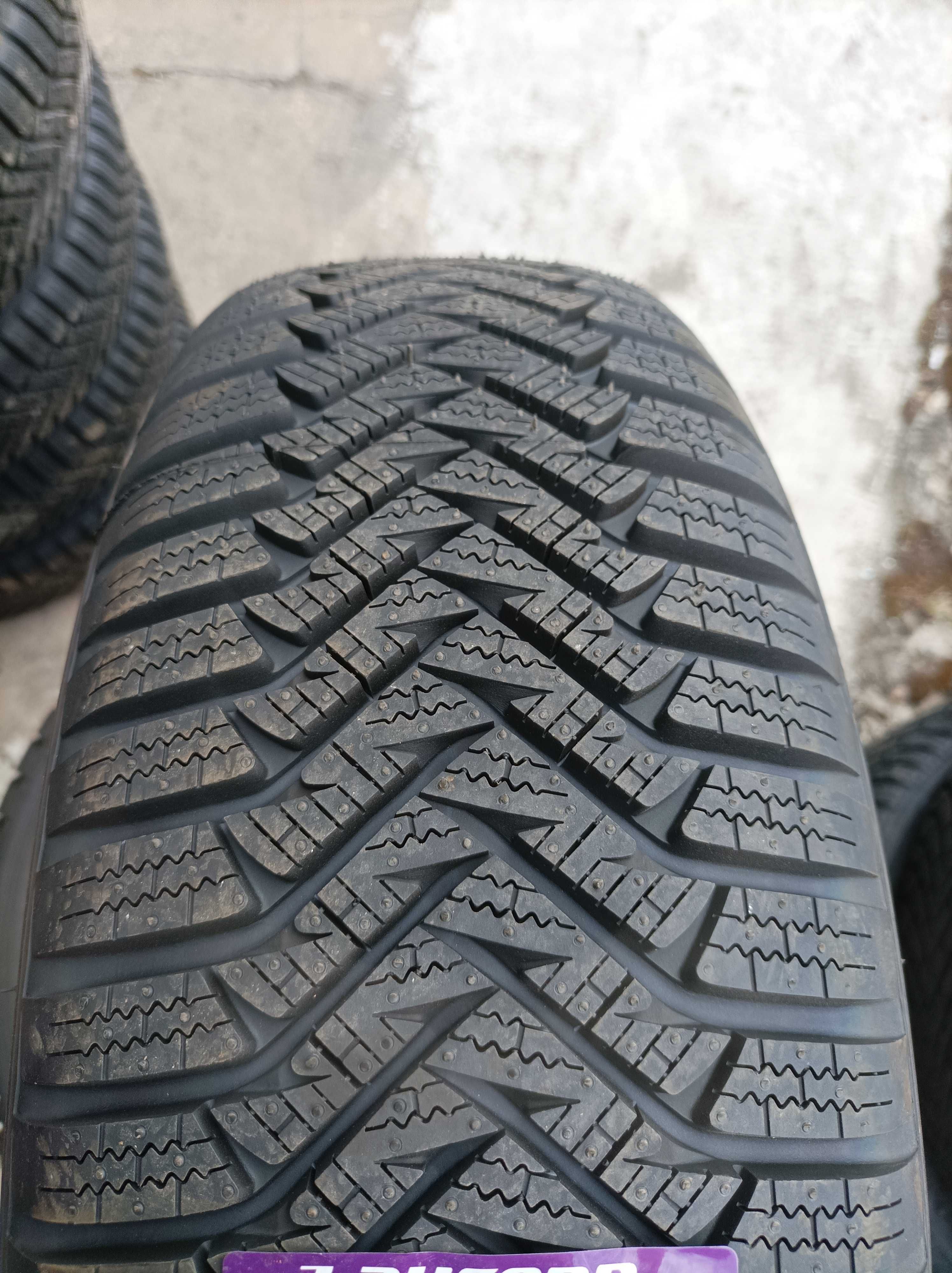 Продавам нови зимни гуми 185/65R15 Laufenn LW31 - 102,00 лв/бр.
