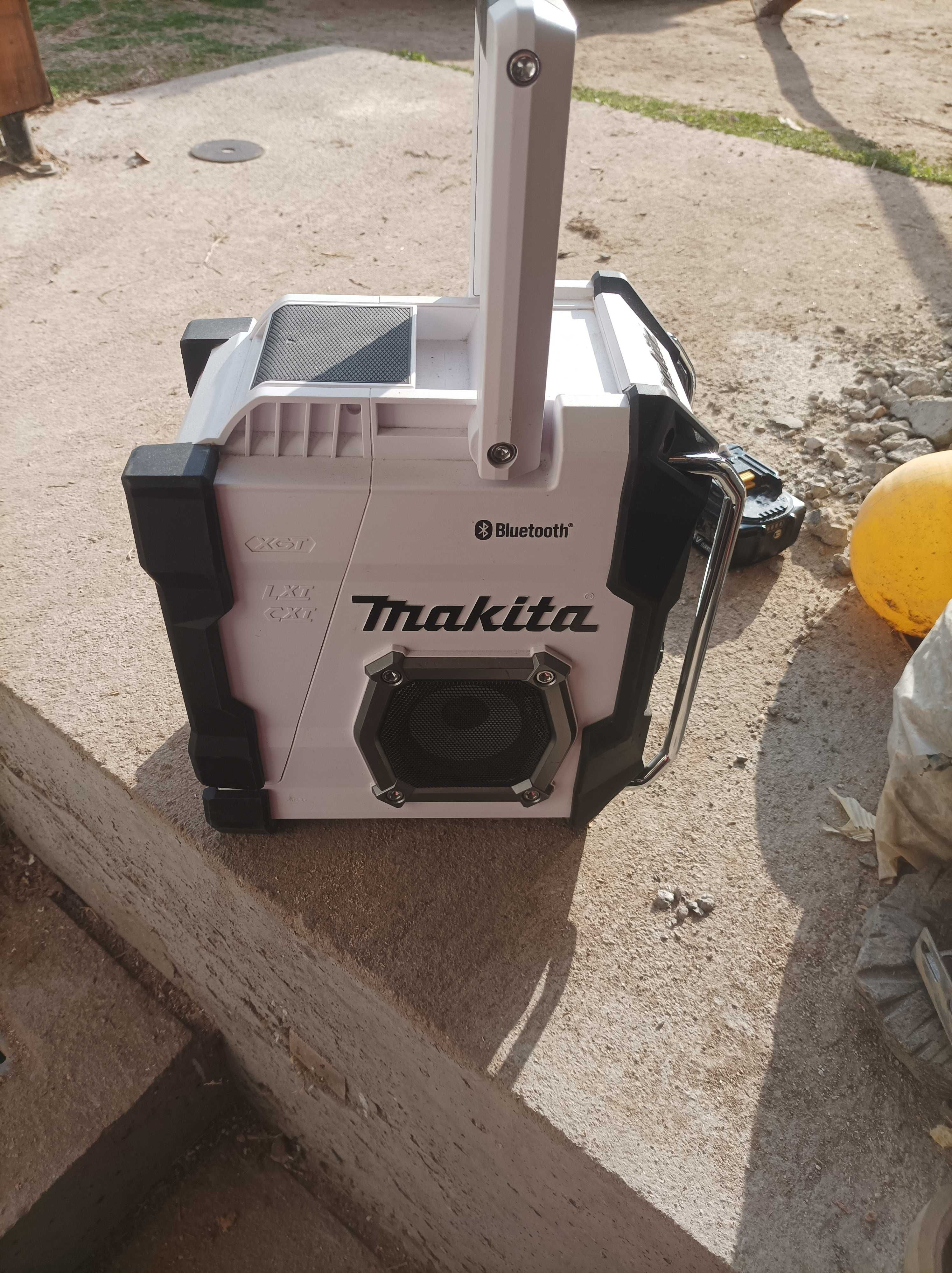 Makita радио MR002G