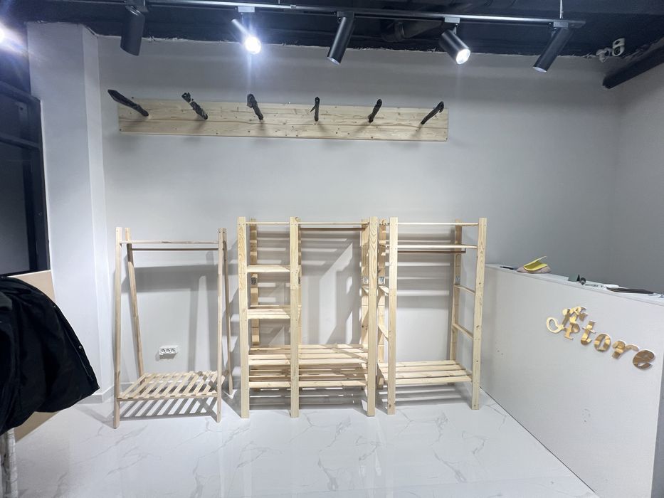 Продам стойки вешалки деревянные