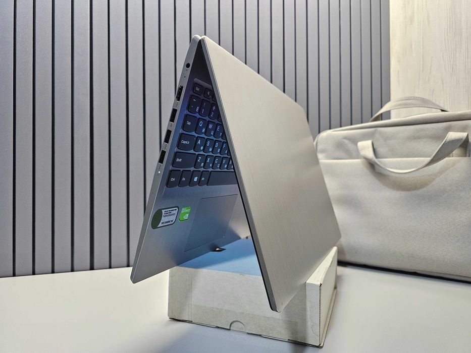 ПРОДАМ Lenovo 15IML05 Игровой Ноутбук GOLD6405U/8GB/256SSD/NvidiaMX130