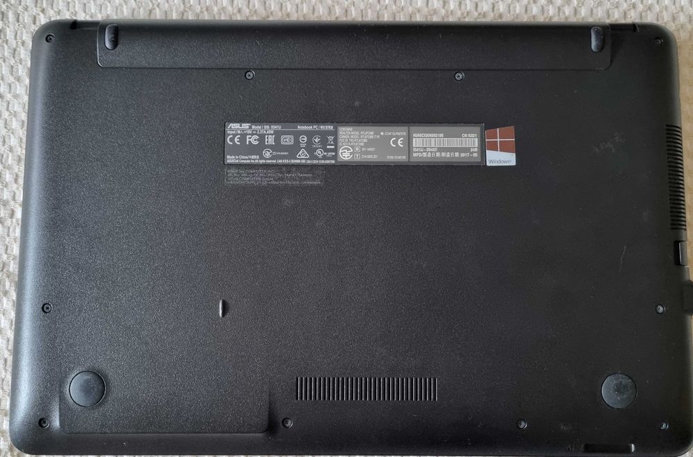 Laptop Asus, procesor Intel I3, Video dedicata 2GB, 8GB ram, 256 SSD.