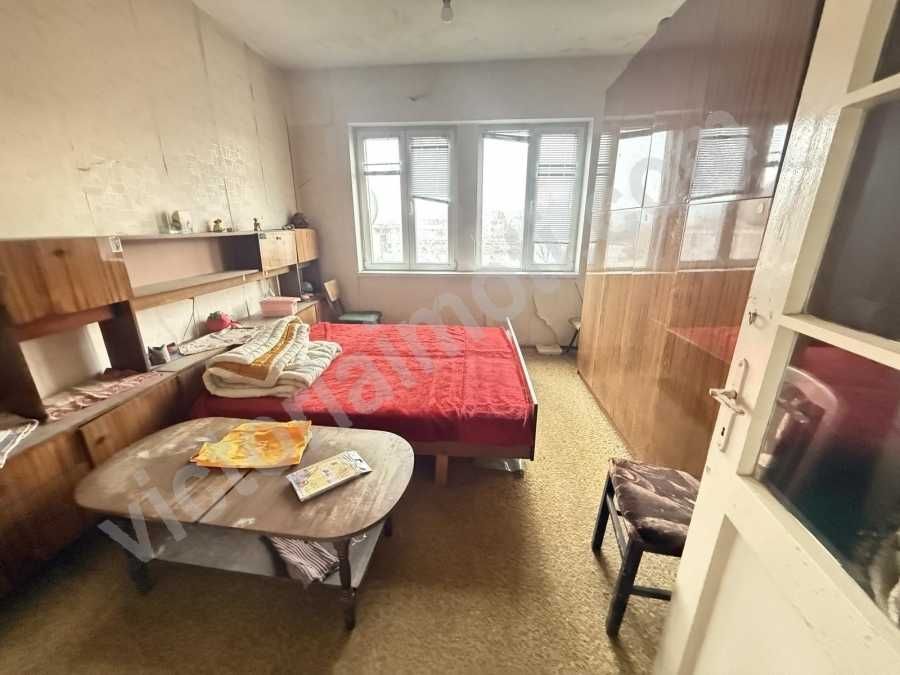 Продава се Тристаен апартамент в Велико Търново, Център - 85 кв.м за 1153 €/кв.м - Снимка #2