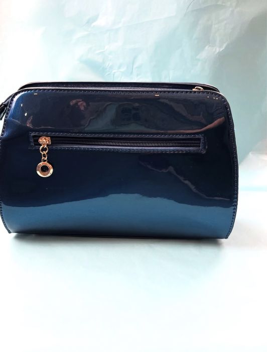 Малка чанта от син лак