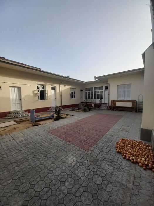 Тахтапул 3-соток Ховли Сотилади Фасади:12.7-метр