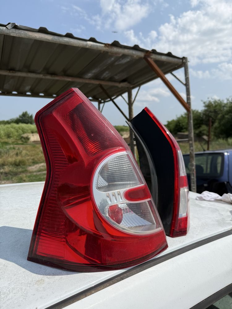 Задни стопове Dacia Sandero I (2008–2012) – комплект