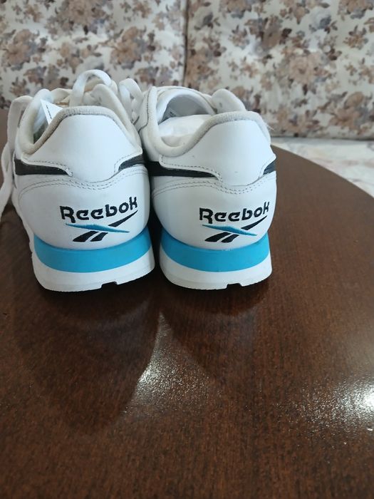 Чисто нови мъжки маратонки