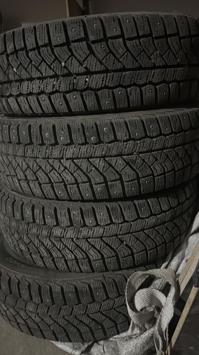 Продам колеса зимние шипованные.