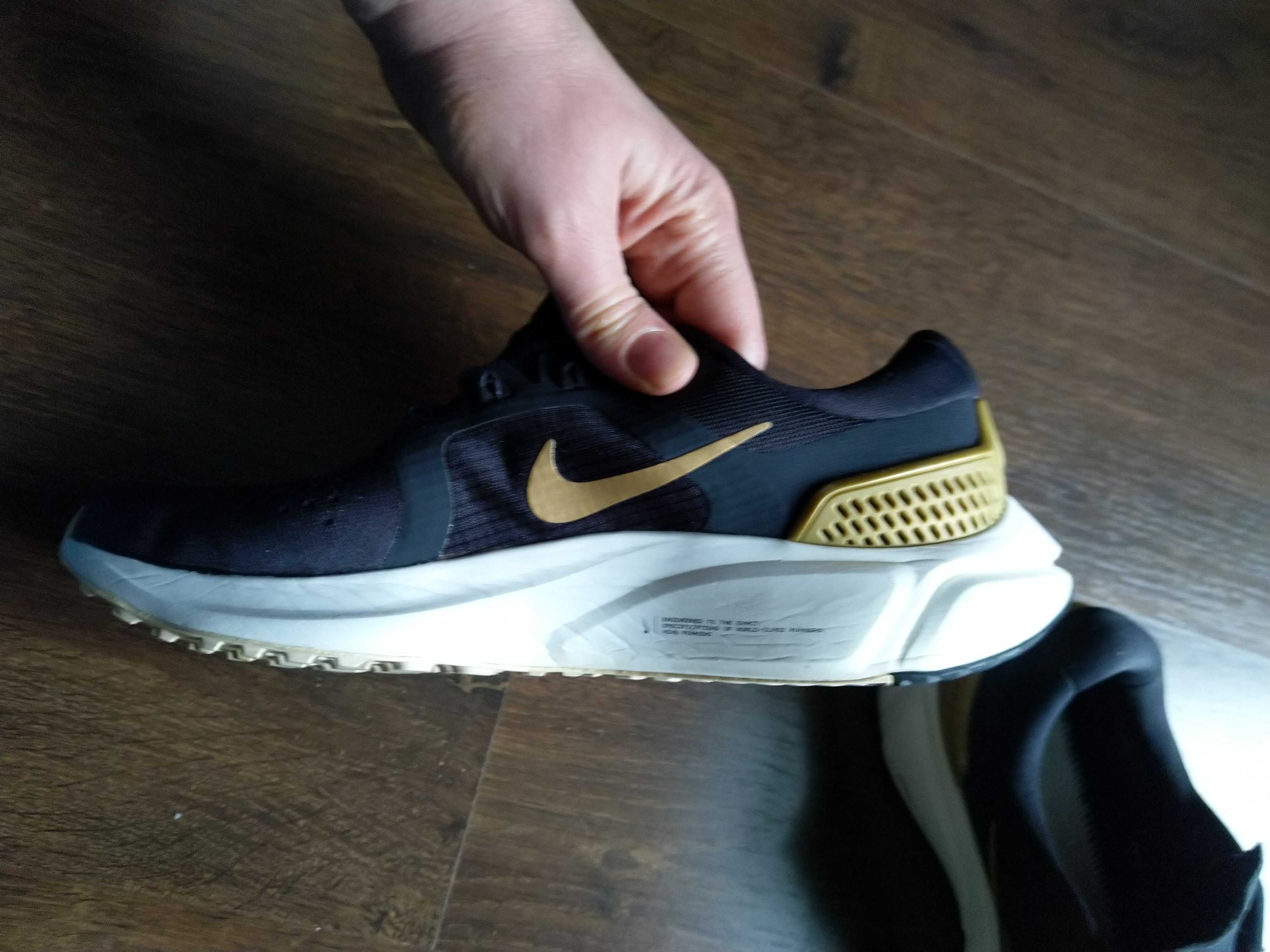 Дамски маратонки Nike air zoom vomero 15