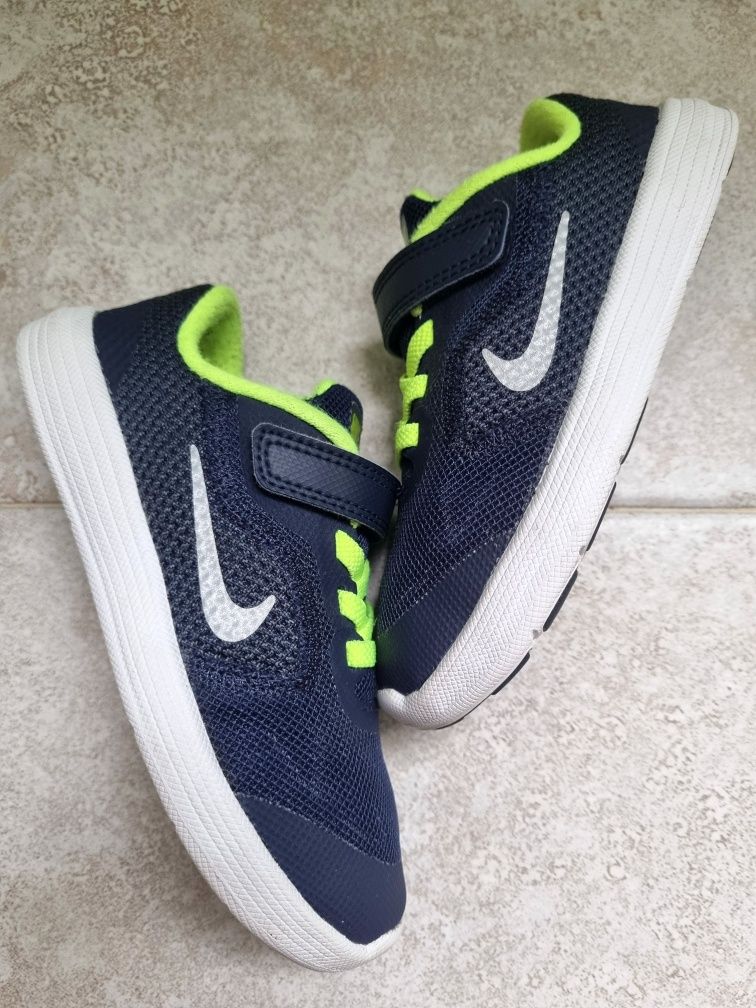 Детски маратонки Nike Revolution 3 26 номер