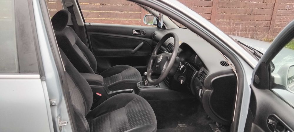 Volkswagen. Passat. Volan. Dreapta.