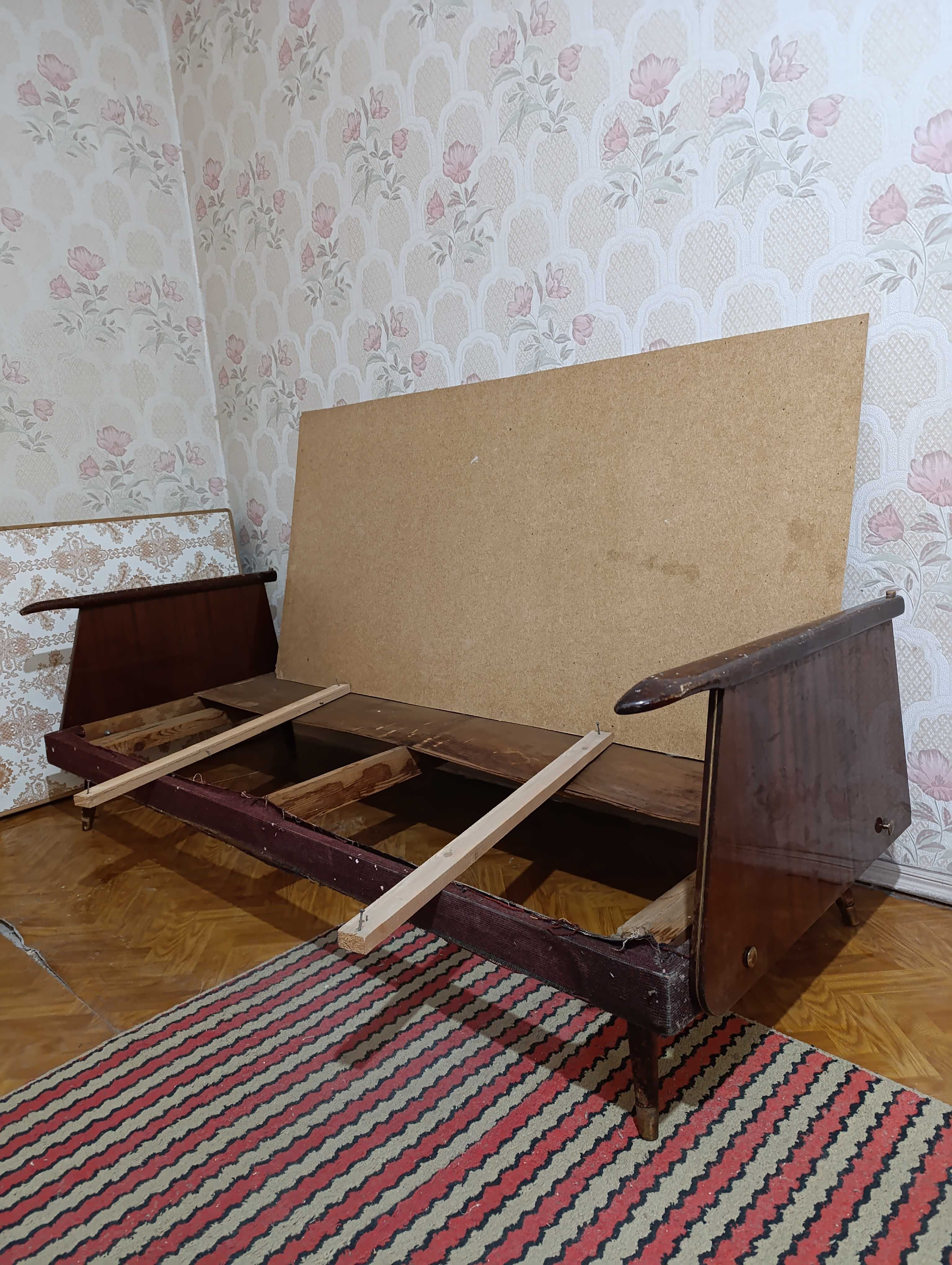 Каркас . Основа от дивана. Для дивана или софы или кровати.