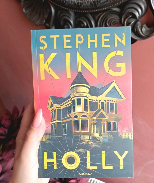Carte Holly de Stephen King carti thriller beletristică