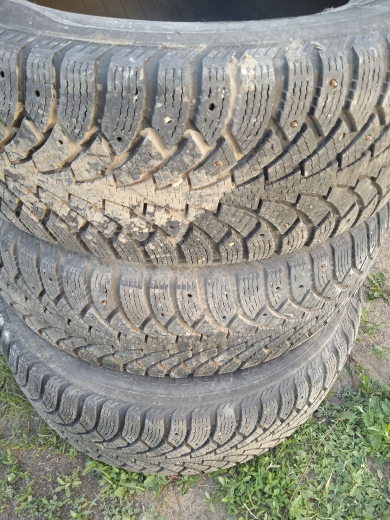 Продам шины Nokia Hakkapelitta 255/60 R18