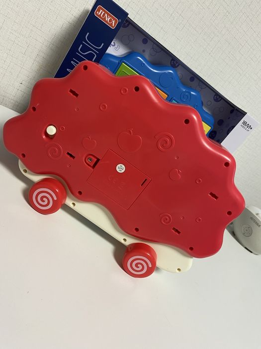 Занимателно таралежче - POP UP играчка, изскачащи животни