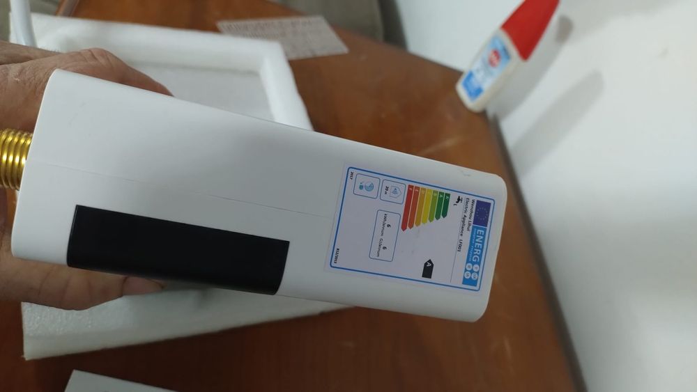 Instant apa calda electric