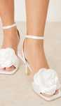 Sandale albe elegante
