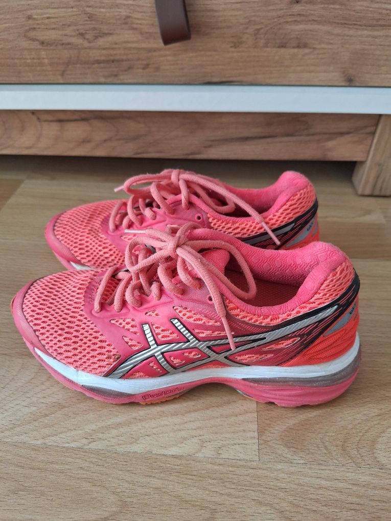 Детски маратонки Asics