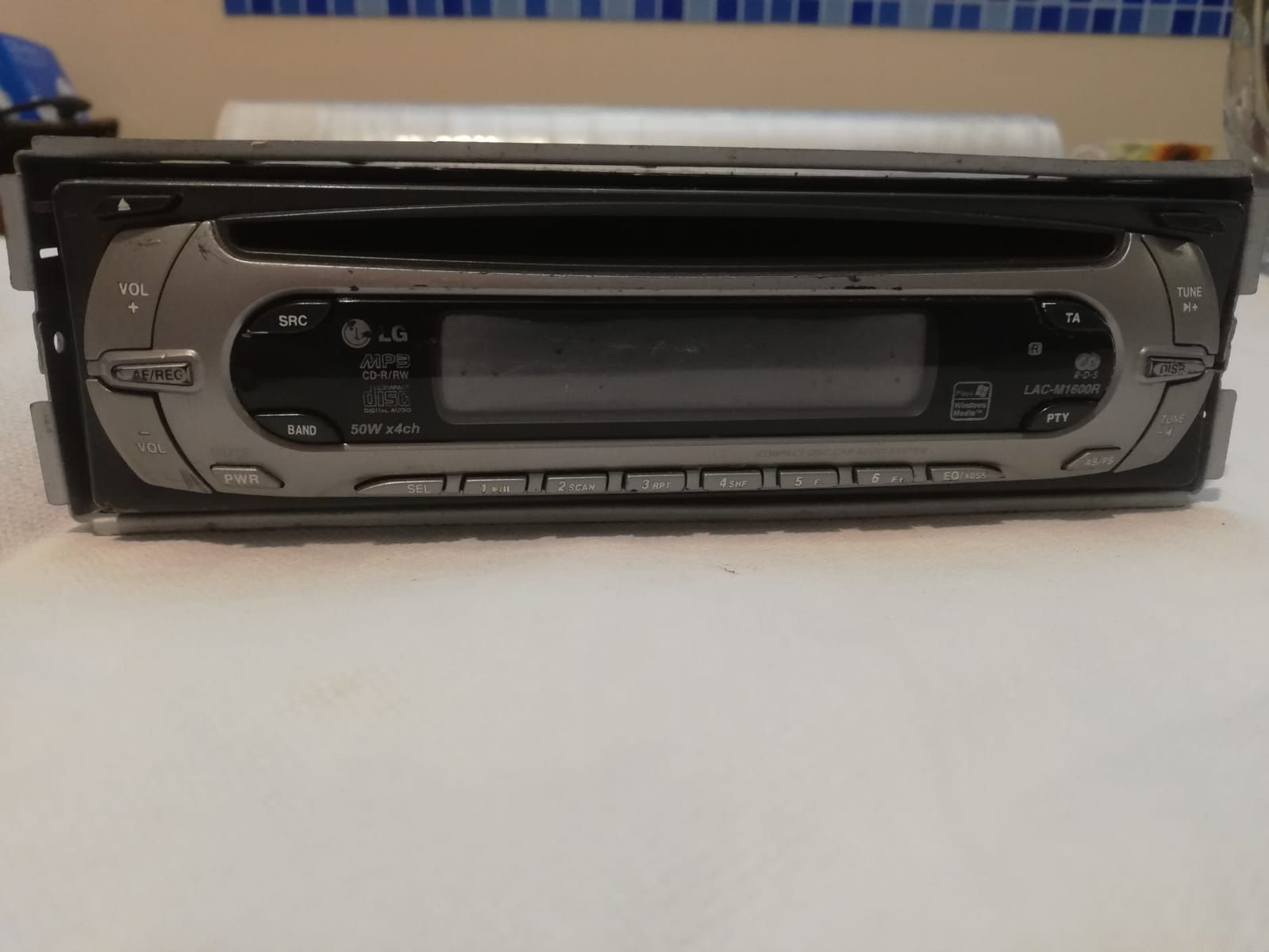 Vând radio sidi LG