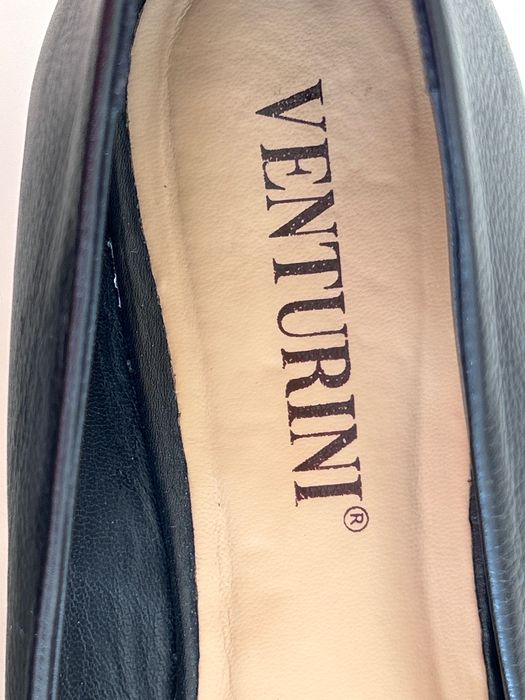 Кокетни черни елегантни обувки Venturini