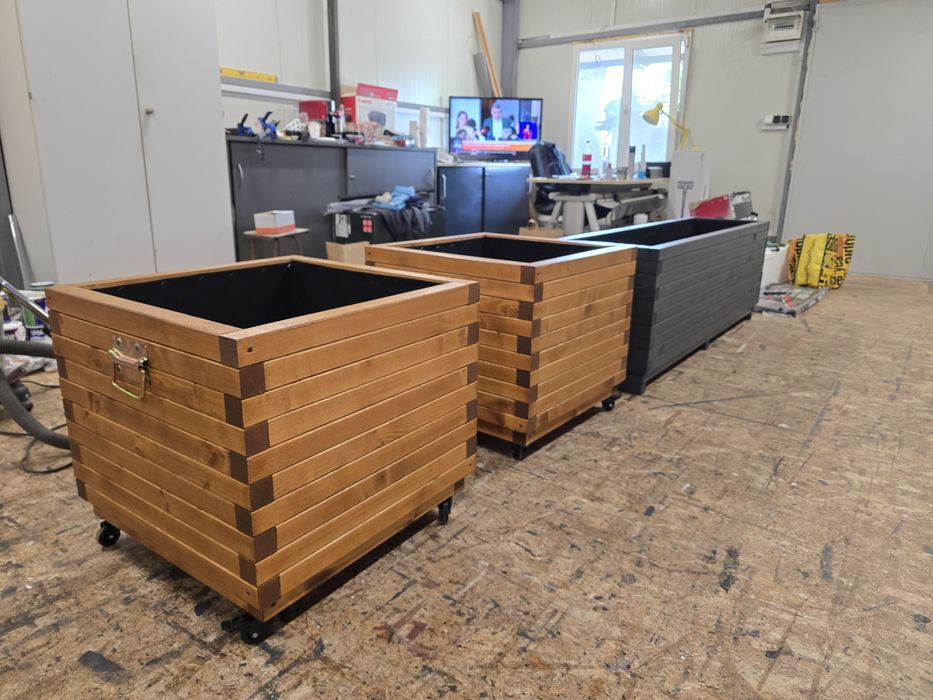 Jardiniere si ghivece (pret redus) pt terase si gradini - lemn masiv